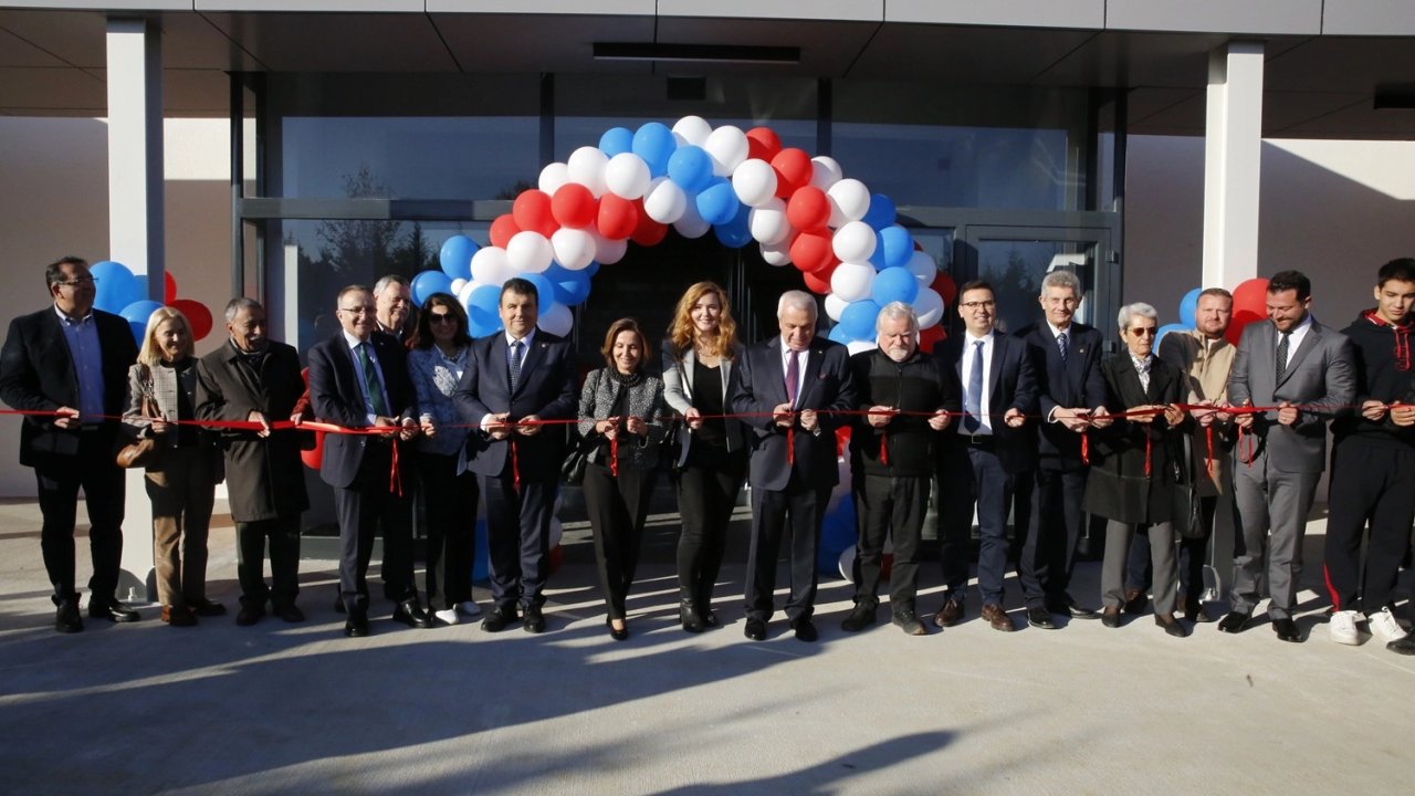 ÇEK Spor Salonu'na coşkulu açılış