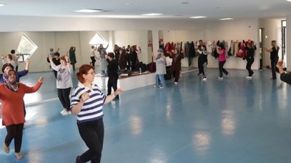 Denizli’de akadınlara zeybek kursu başladı