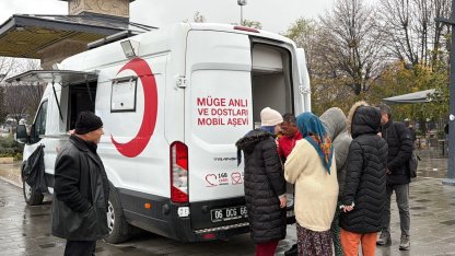Düzce'de "Müge Anlı ve Dostları"ndan soğuk havada iç ısıtan destek