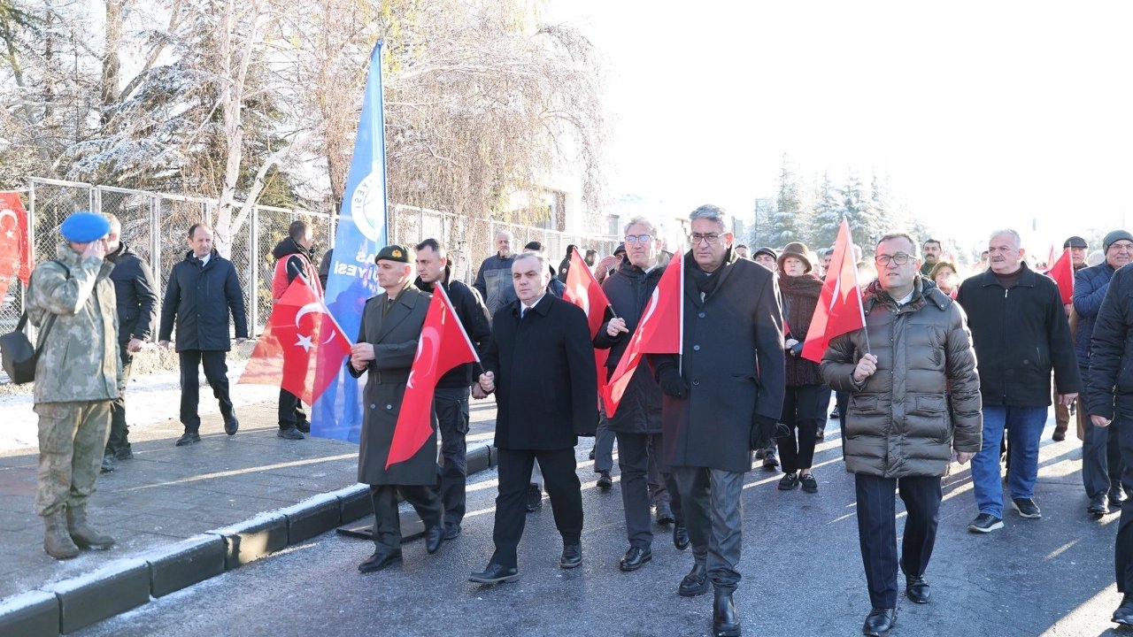 ERÜ 17 Aralık şehitlerini andı