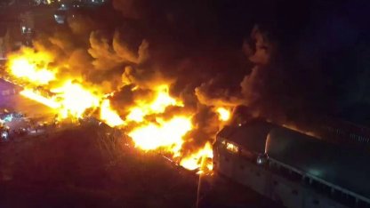 Esenyurt’ta nalbur deposunda yangın!