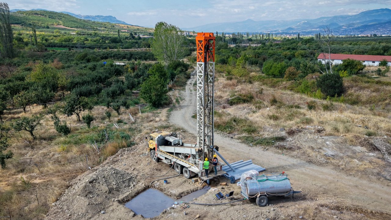 Geyve Doğantepe’ye 132 metre derinlikten kaliteli su