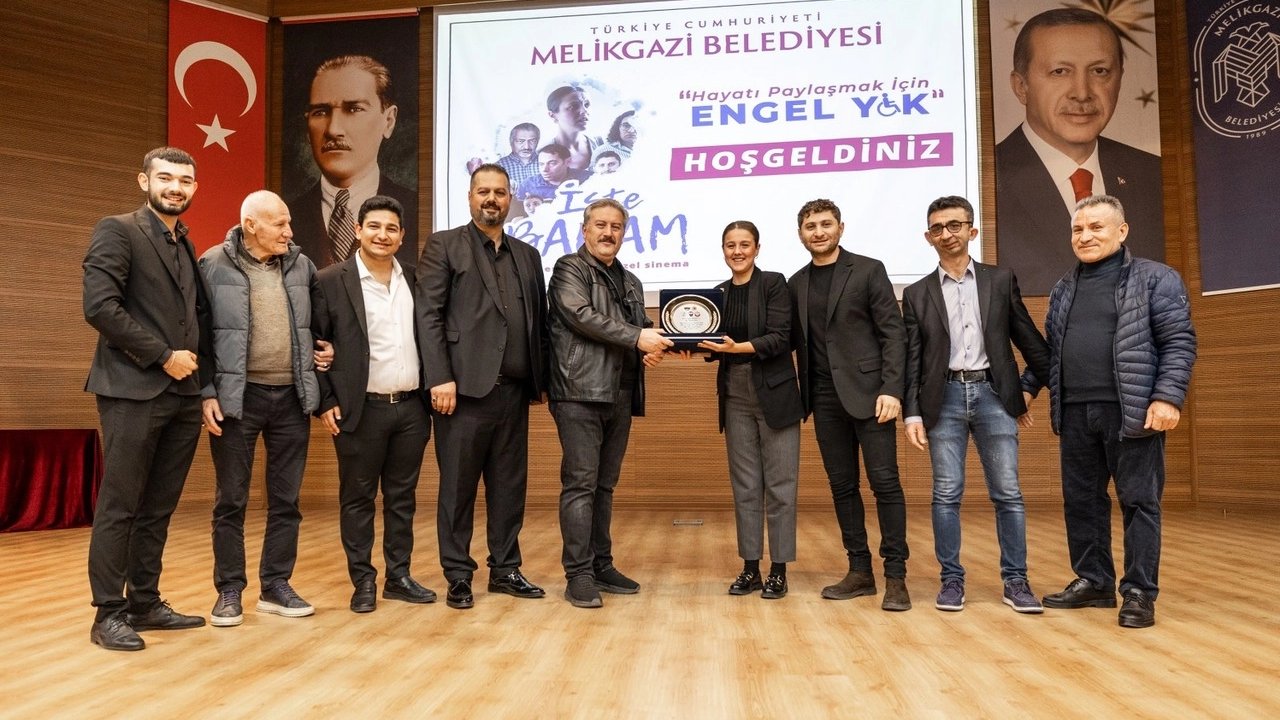 İşitme engelliler Kayseri Melikgazi&#039;de sanatın birleştirici gücünde buluştu