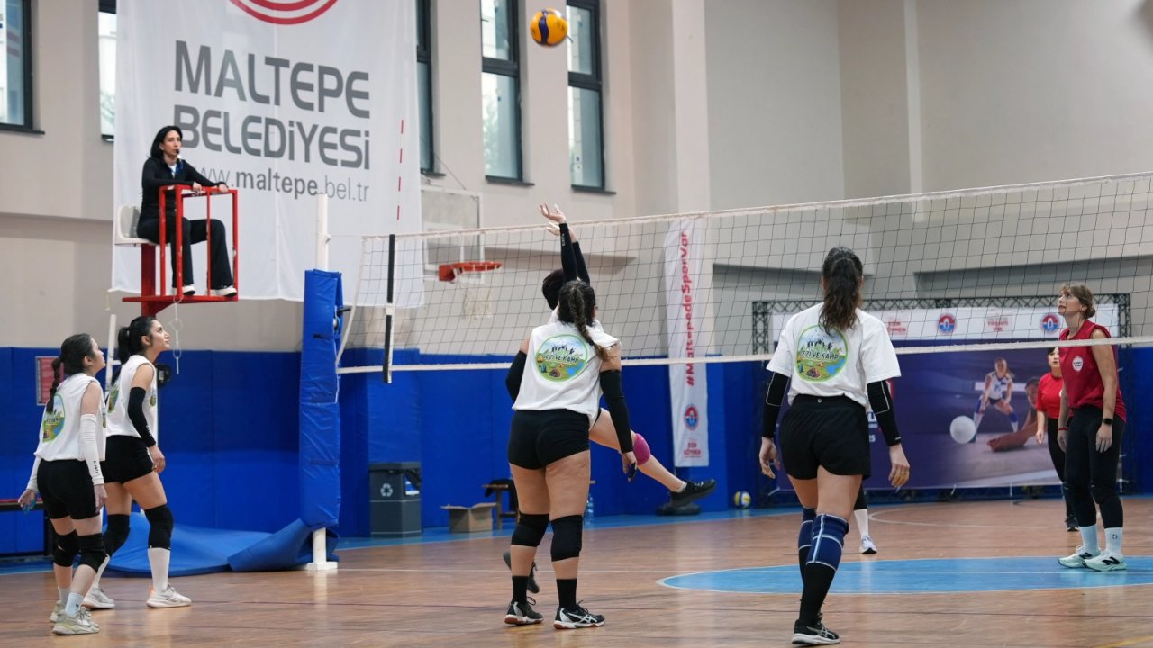 İstanbul Maltepe&#039;de kadınlar şiddeti &#039;blok&#039;ladı