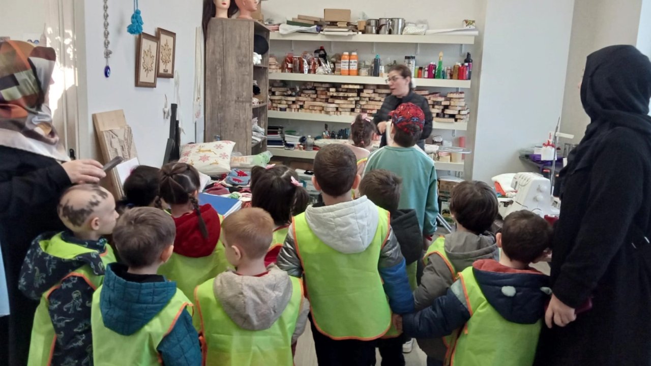 İZGİM, minikleri Çocuk Kütüphanesi&#039;nde ağırladı