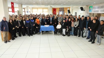 İzmir Foça’da belediye personeli yeni yılı kutladı