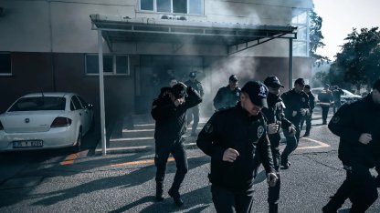 İzmir İtfaiyesi'nden polis okulunda yangın tatbikatı