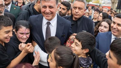 İzmir’de 'Ballıkuyu Parkı' açıldı