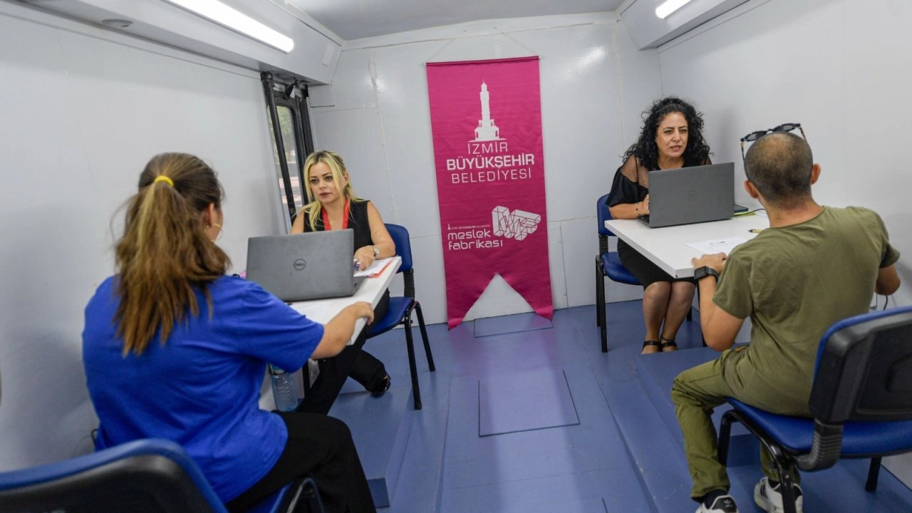 İzmir&#039;de &#039;Meslek Fabrikası&#039; ile iş buluyorlar
