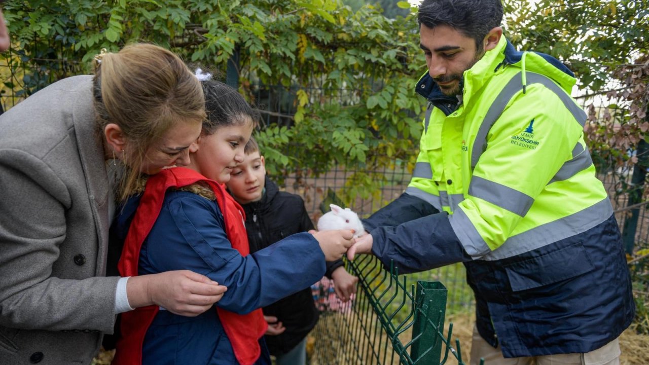 İzmir'de Patili Dostumuz Projesi engelli çocukların hayatına dokundu