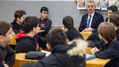 İzmir'de sınıf başkanının vaadi Başkan Büyükakın ile yerine geldi