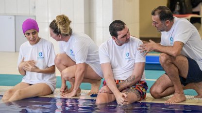 İzmir'de suyun iyileştirici gücüyle engeller aşılıyor