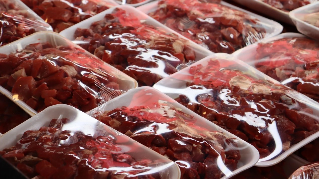 İzmit&#039;te &#039;halk et&#039; yüzleri güldürürken, &#039;askıda et&#039; desteği sürüyor