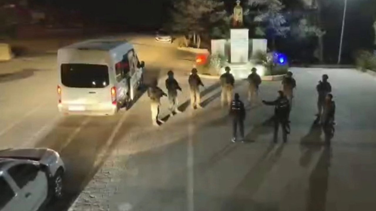 Jandarmadan 22 ilde DEAŞ'a 92 gözaltı