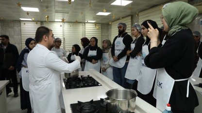 KAYMEK yabancı öğrencilere Kayseri lezzetlerini öğretiyor