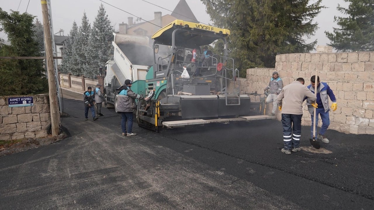 Kayseri Melikgazi'de konforlu ulaşım için yol çalışması