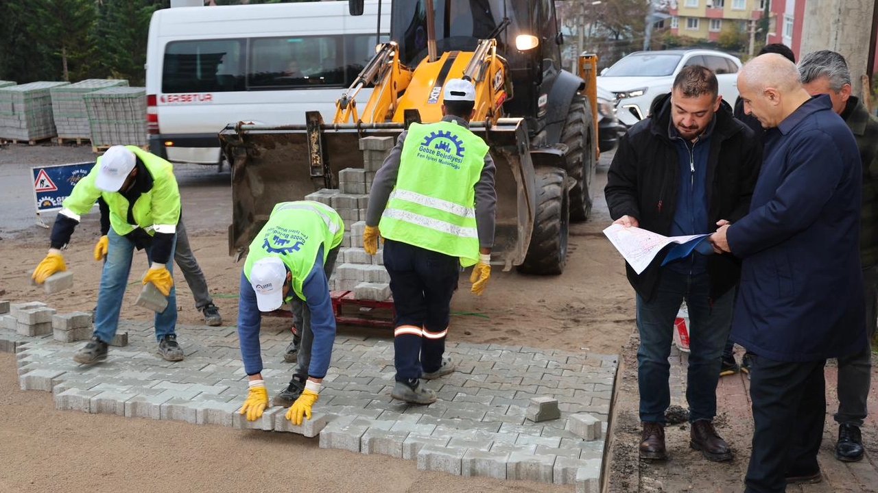 Kocaeli Gebze'de üstyapı çalışmalarını yerinde incelendi
