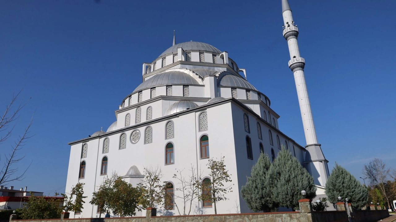 Kocaeli'de Abdülhamit Han Camii’nde estetik dokunuş