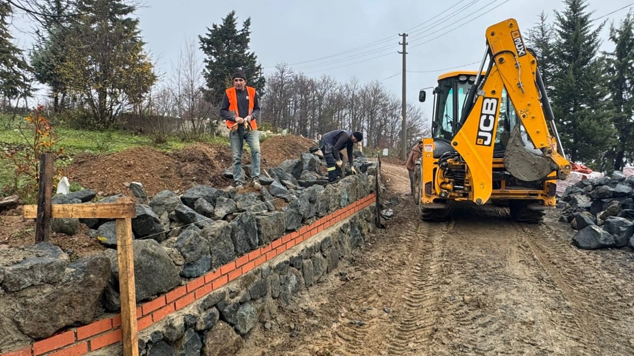 Kocaeli’de mezarlıklara 6 bin metreküp taş duvar