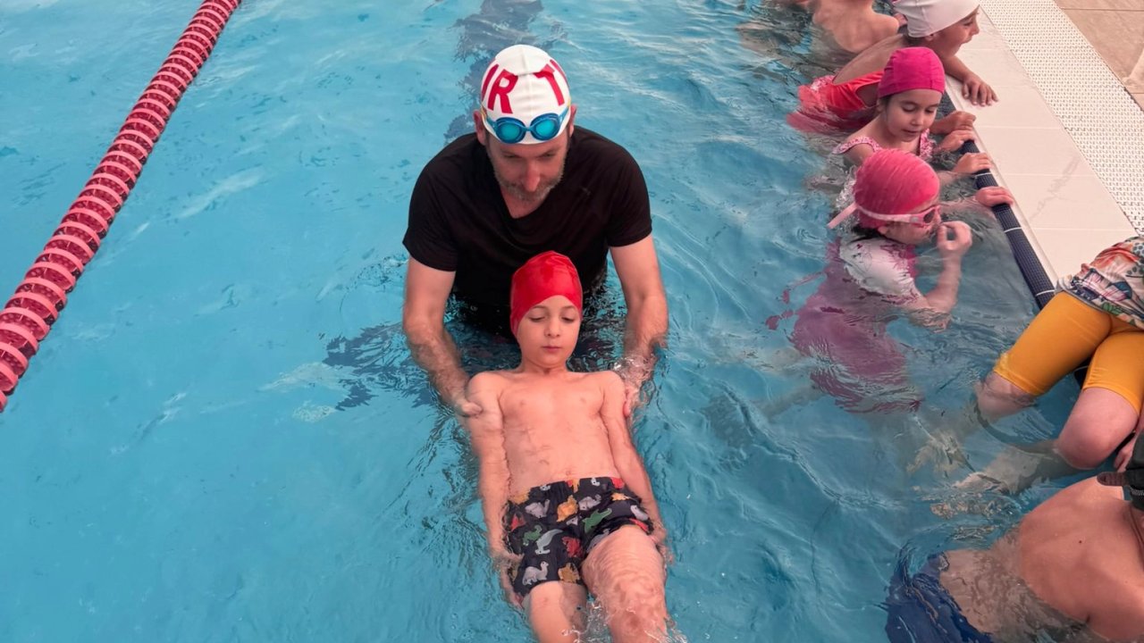 Kocaeli&#039;de yüzme bilmeyen kalmasın projesi sürüyor