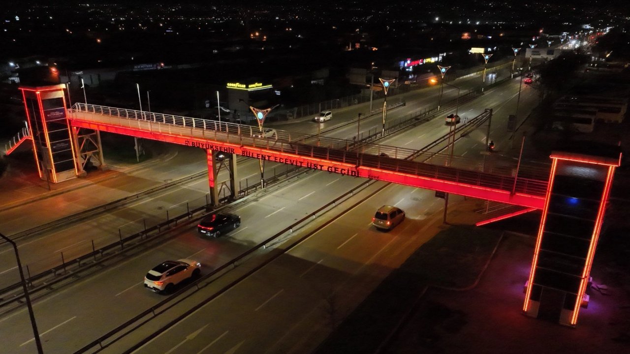 Kocaeli&#039;den kadına şiddete karşı turuncu mesaj