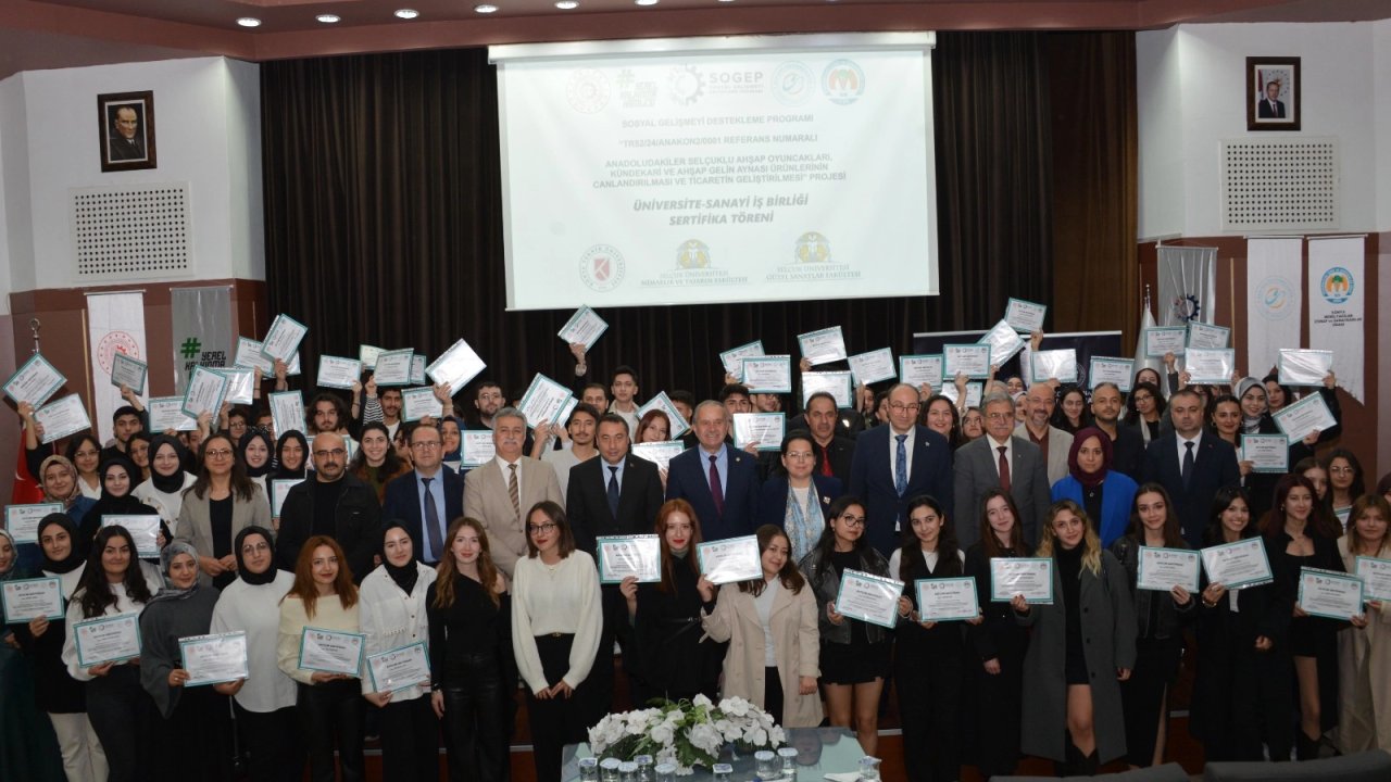 Konya&#039;da ahşap sanatlarını yaşatan projede 118 kursiyer sertifikalandı