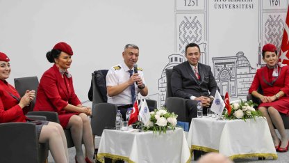 Konya'da Uluslararası Sivil Havacılık Günü Konferansı düzenlendi