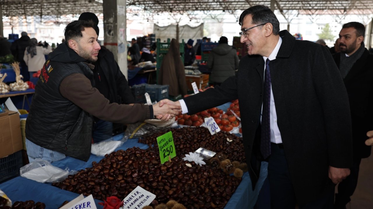 Kütahya'da Başkan Kahveci pazara kulak verdi