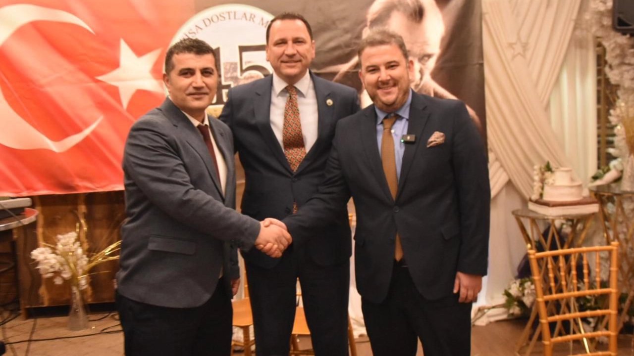 Manisa Dostlar Meclisi’nde demokrasi rüzgarı esti