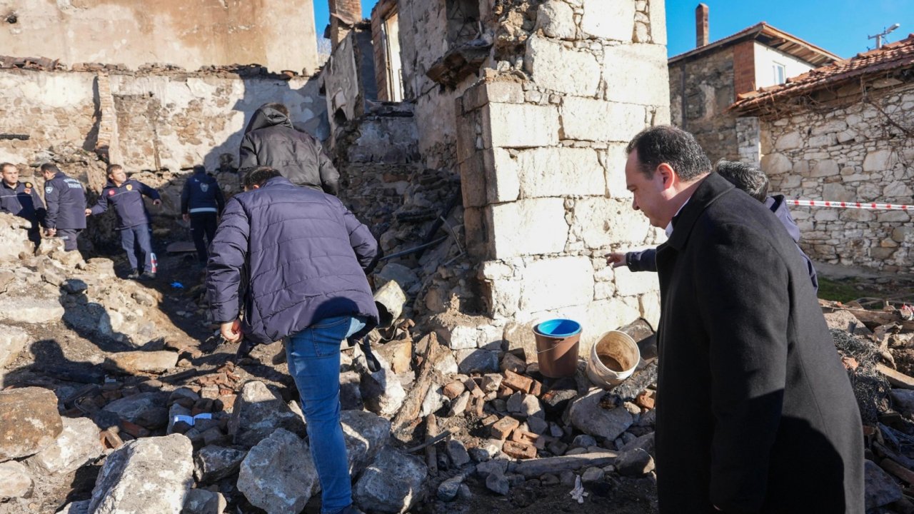 Manisa'da Başkan Dutlulu yangın bölgesinde