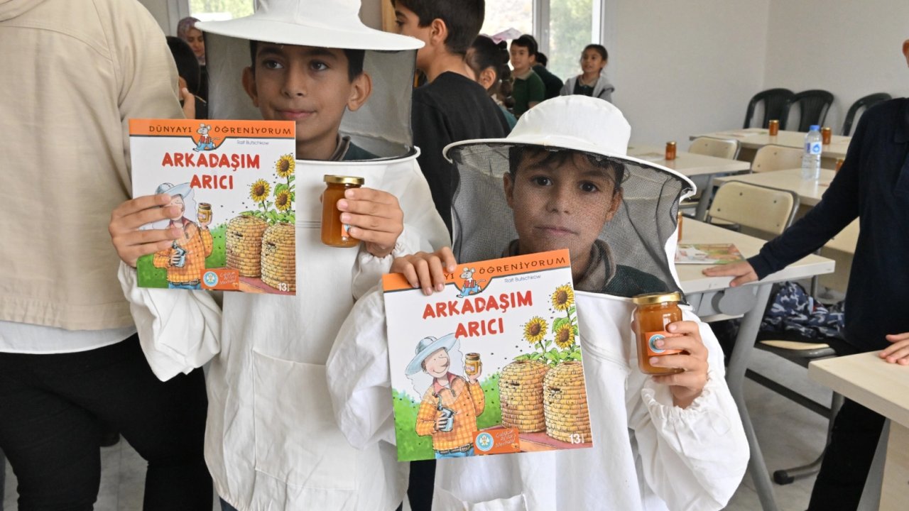 Manisa’da miniklere arıların dünyası tanıtılıyor