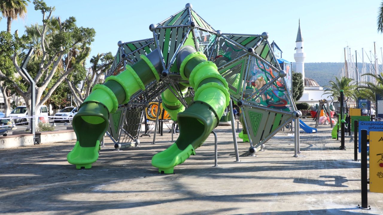 Muğla'da çocuklara modern ve güvenli oyun alanı
