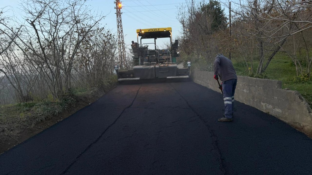 Trabzon’un 18 ilçesinde yol çalışmaları sürüyor