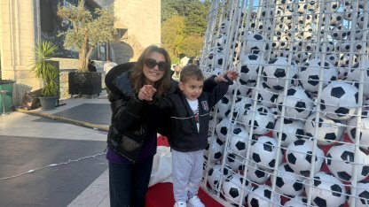 TÜPRAŞ Stadyumu'nda 2 bin toptan oluşan yılbaşı ağacı