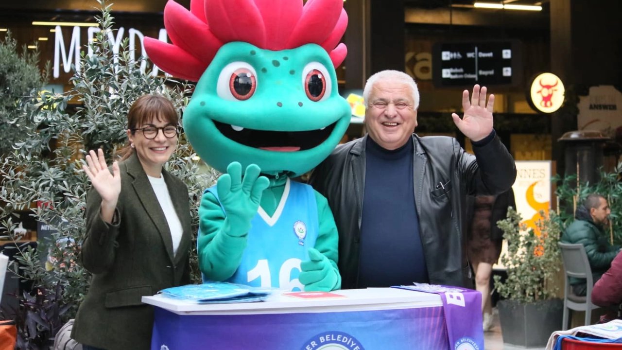 Yıldız makinesi Nilüfer Belediyespor Eker Kadın Voleybol Takımı