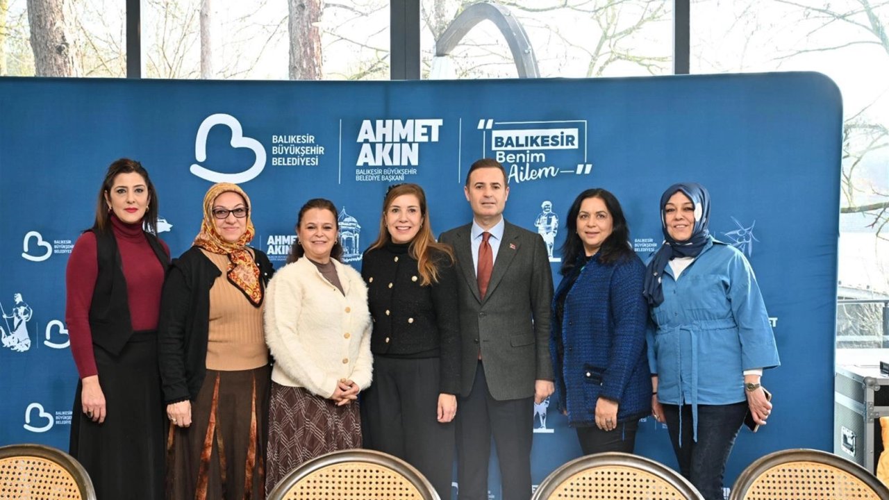 Ahmet Akın'dan 'kadın muhtar' vurgusu