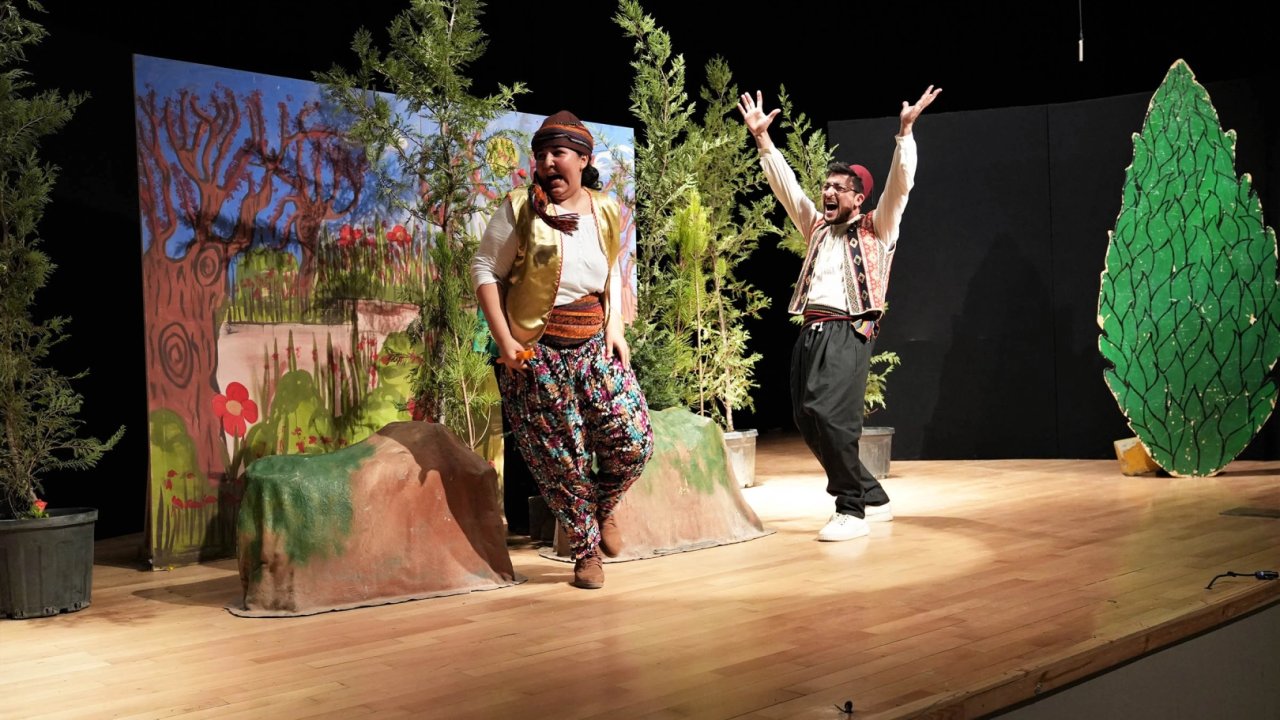 Ankara Keçiören’de ücretsiz tiyatro gösterimleri yoğun ilgi görüyor