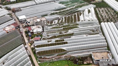 Antalya Büyükşehir Belediyesi afetin izlerini silmek için sahada
