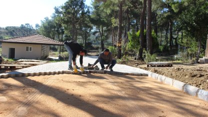 Antalya Manavgat’ta mezarlıklarda çalışma