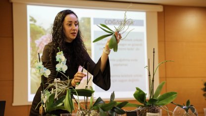 Antalya'da vatandaşlara orkide bakımı eğitimi