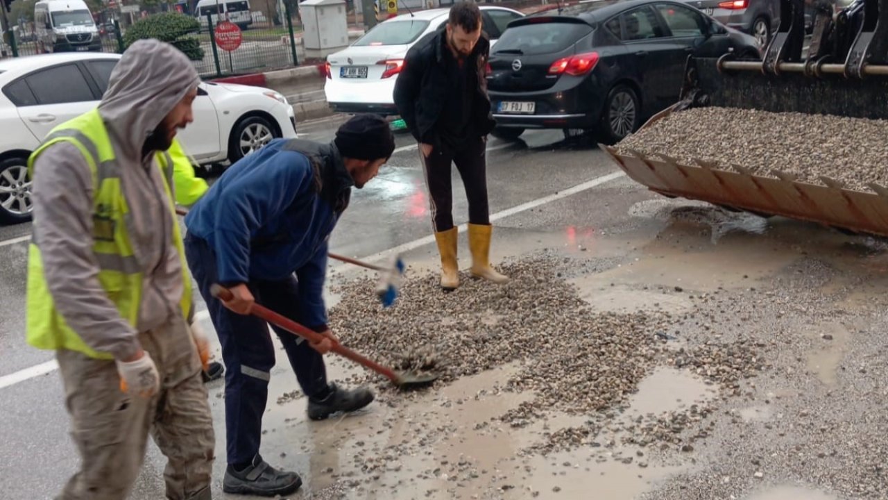 Antalya’da yağış sonrası znında müdahale