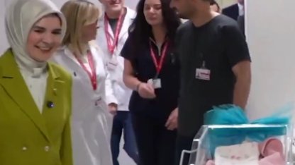 Bakan Göktaş'tan doğum yapan annelere 'yeni yıl' ziyareti