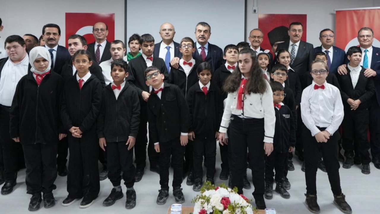 Bakan Tekin Malatyalı öğrencilerle buluştu