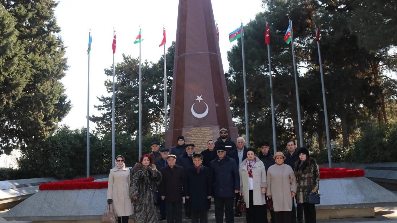 Bakü, Türk kahramanları unutmuyor
