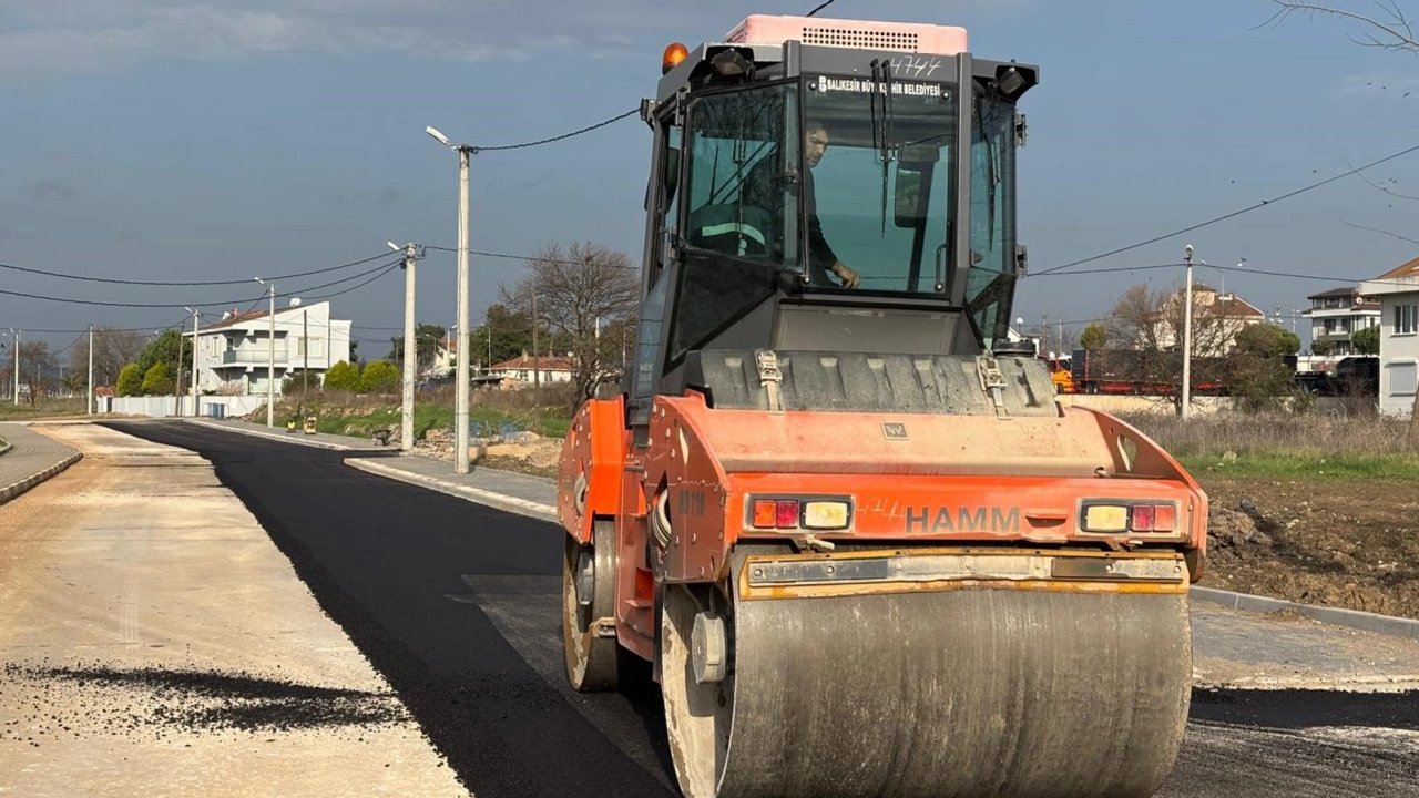 Balıkesir Büyükşehir’den yol yenileme seferberliği