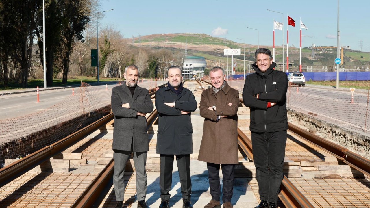 Başkan Büyükakın: “Raylı sistemde kapasiteyi sürekli artırıyoruz”