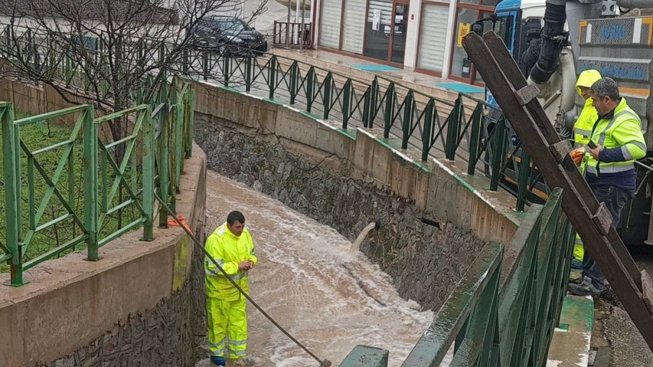Bursa Büyükşehir ekipleri Büyükorhan'da gün boyu sahadaydı