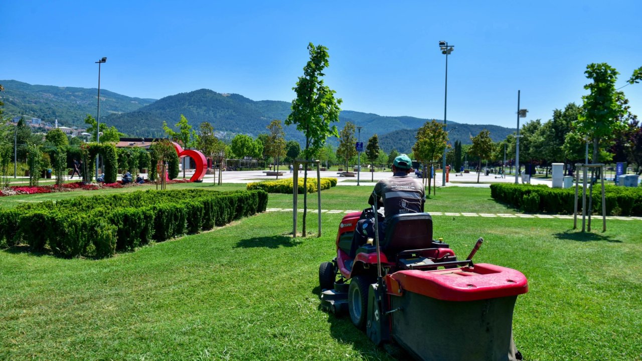 Bursa her yeri ile yeniden nefes alıyor