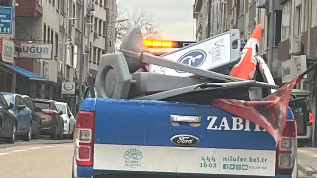 Bursa Nilüfer’de kaldırımlar işgallerden arındırılıyor