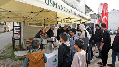 Bursa Osmangazi’de Cuma bereketi paylaşıldı